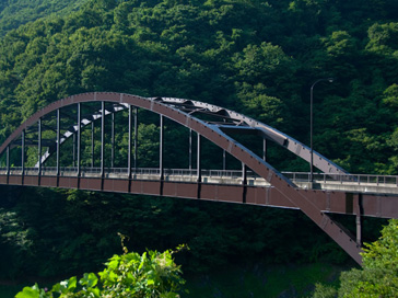 鋼アーチ橋
